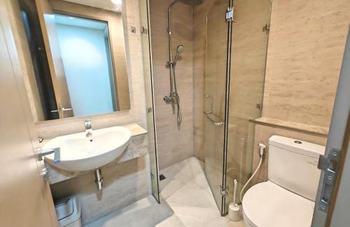 Pantai Indah Kapuk Apartment | Cozy Gold Coast 1BR PIK Apt with Pool & Gym by 2ndHome