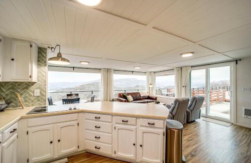 Grand Coulee House | Cozy Grand Coulee Home with Deck and Views!