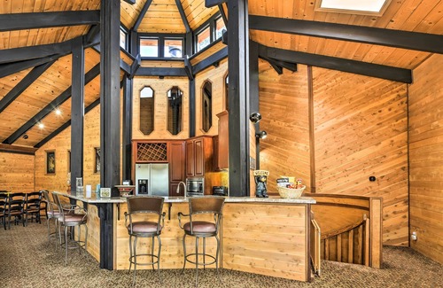 Pine Mountain Club Cabin | Cozy 'Grand Woodland' Cabin w/Mountain Views