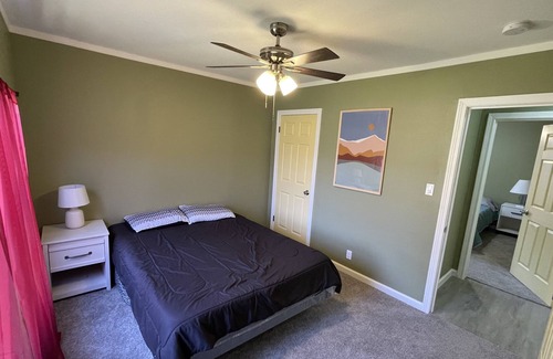 Harlingen House | Cozy Green Heaven!
