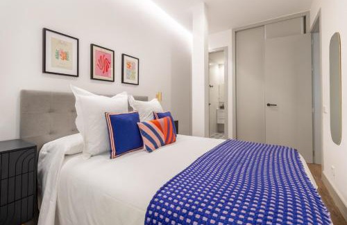 Chamberi Apartment | Cozy Ground-Floor Apartment for 4 in Chamberí Quevedo V