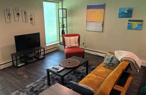 Lewisboro Apartment | Cozy ground floor suite ideal for a relaxing stay. Enjoy peace and tranquility.