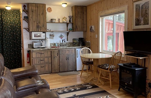 Island Park Cabin | Cozy Guest Cabin by Henry's Lake & Near Yellowstone