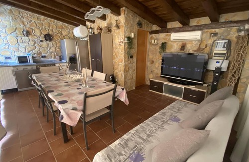 Navas del Rey House | cozy guest house