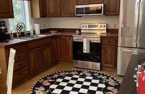 Camden House | Cozy Guest House in the heart of Camden! Close to town, Quiet & private