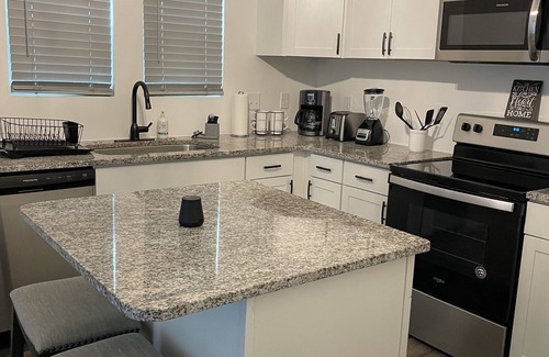 Hickory House | Cozy Guest House located near downtown! nnnnnnnnnnnnnnnnnnnnnnnnnnnnnnnnnnnnnnnn
