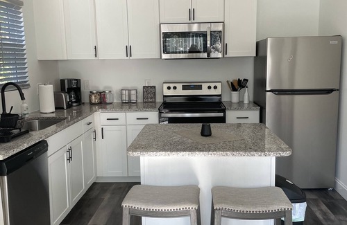 Hickory House | Cozy Guest House located near downtown! nnnnnnnnnnnnnnnnnnnnnnnnnnnnnnnnnnnnnnnn