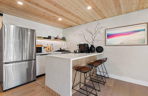 Lake Forest Cabin | Cozy Guest House Surrounded with nature and Eucalyptus Trees.