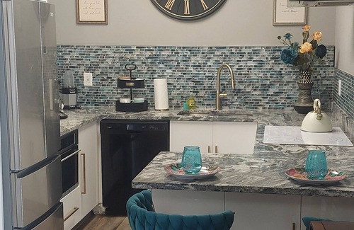 Temple Terrace House | Cozy Guest House in Golf Course Community Minutes to Adventure Island