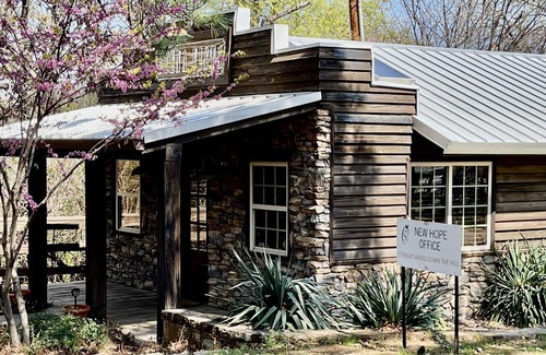 Argyle House | Cozy Guest House with Plunge Pool and Outdoor Kitchen!