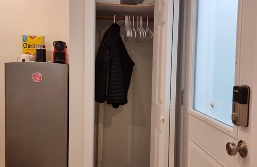 Canyon Heights Apartment | Cozy Guest Suite in Edgemont Village