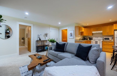 Canyon Heights House | Cozy Guest Suite w A/C & playground