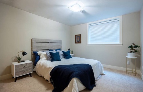 Canyon Heights House | Cozy Guest Suite w A/C & playground