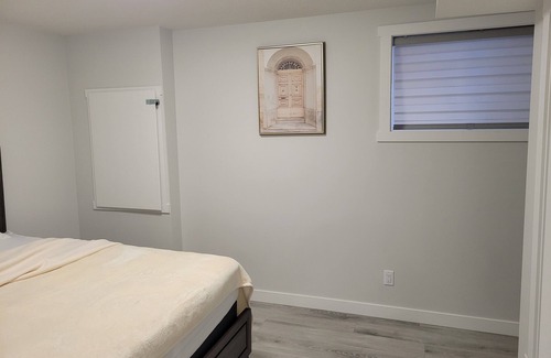 Airdrie Apartment | Cozy Guest suite in Airdrie 2 Queen beds