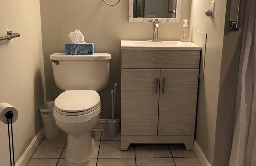 Mount Lebanon Apartment | Cozy guest suite in the heart of Mt. Lebanon