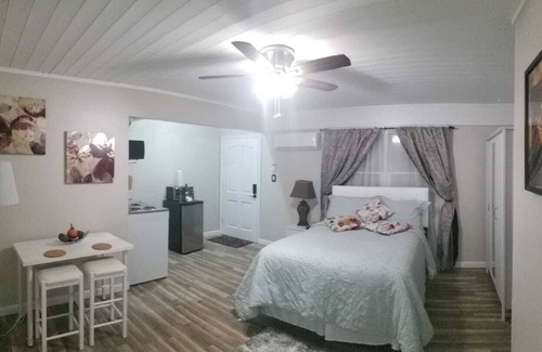 Marietta House | Cozy guest suite. Private bath and entrance