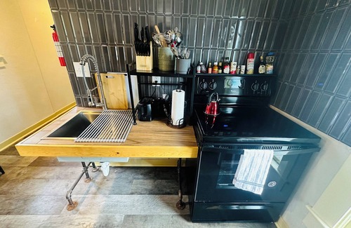Colorado Springs Apartment | Cozy Guesthouse Between Old Colorado City & Downtown
