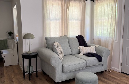 South Bend House | Cozy Guesthouse 10 minutes from Notre Dame Stadium