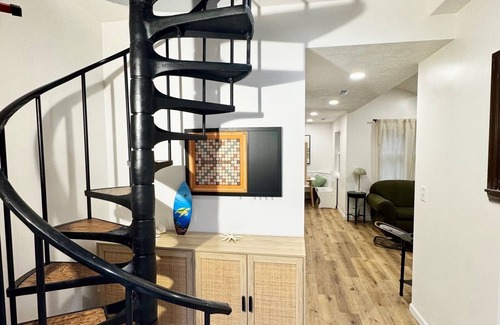 South Bend House | Cozy Guesthouse 10 minutes from Notre Dame Stadium