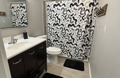 Spring Lake House | Cozy Guesthouse in Orlando, Florida! Convenience and comfort!
