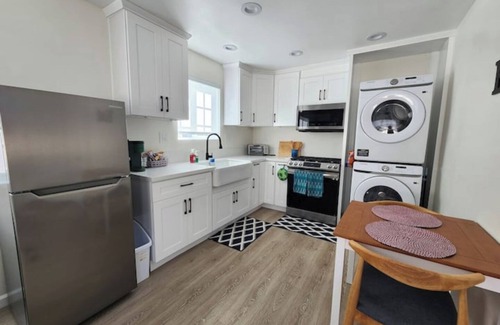 Harbor House | Cozy Guesthouse near Disney