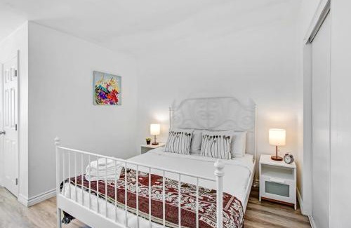 Alhambra Apartment | Cozy Guesthouse near Downtown Alhambra