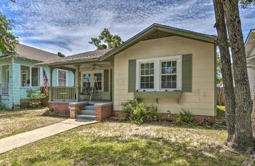 Gulfport House | Cozy Gulfport Home Walk to Beach, Marina and Casino
