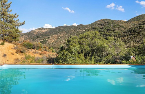Leona Valley Cabin | Cozy Handcrafted Tree of Life Yurt
