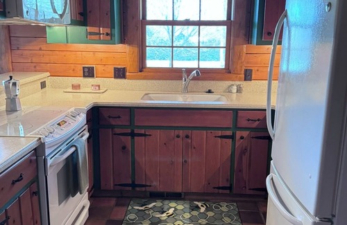 Harbor Springs Cabin | Cozy Harbor Springs cabin meticulously maintained on 4 acres.