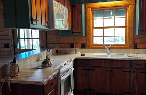 Harbor Springs Cabin | Cozy Harbor Springs cabin meticulously maintained on 4 acres.
