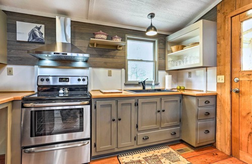 Frisco Cottage | Cozy Hatteras Island Abode ~ 1 Mi to Frisco Beach!