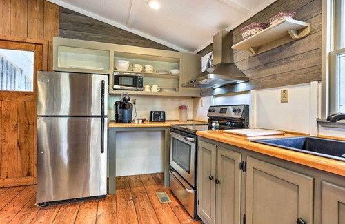 Frisco Cottage | Cozy Hatteras Island Abode ~ 1 Mi to Frisco Beach!