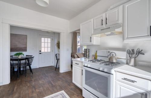 Corbett - Terwilliger - Lair Hill House | Cozy Haven by the Hill - Downtown & OHSU