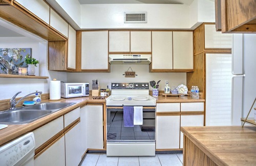 Casas Adobes House | Cozy Haven Retreat - Ideal Location w/Patio & Pool