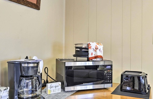 Hawkinsville Apartment | Cozy Hawkinsville Studio on Operating Farm!