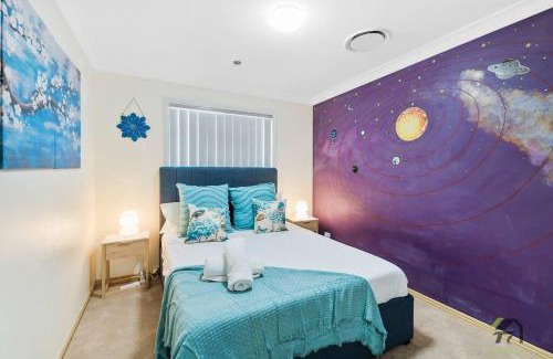 Springfield Lakes Villa | Cozy Heaven Treeview House for Dream Trip