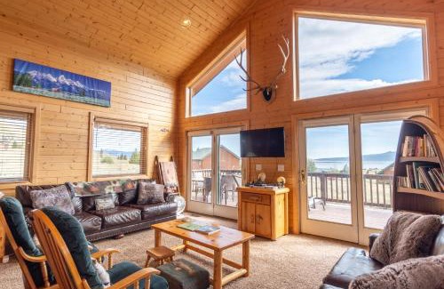 Island Park House | Cozy Henrys Lake Escape - 20 Miles to Yellowstone!