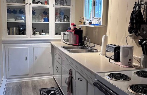 Terra Nova Cottage | Cozy Heritage Cottage - No Cleaning Fee - Burin, NL