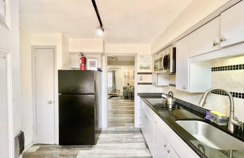 North Dallas Condo | Cozy Hideaway, Central Location, Modern Elegance