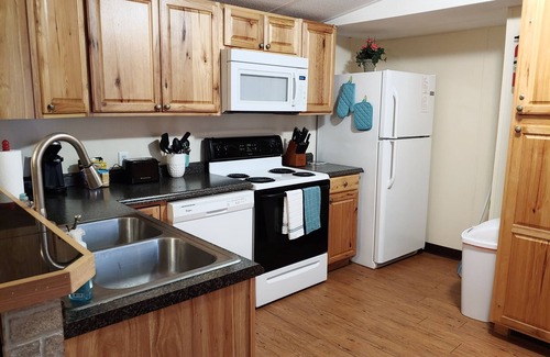 Salem House | Cozy Hideaway, Country Living Rentals Tanyard, LLC