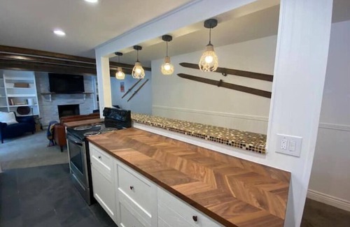 Sandy Apartment | Cozy Hideaway for 8 near Canyons