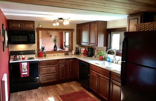 Mount Holly Cabin | Cozy Hideaway near Ludlow/Okemo. HOT TUB!