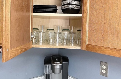 Rochester Apartment | ℂ𝕆ℤ𝕐 ℍ𝕀𝔻𝔼𝔸𝕎𝔸𝕐