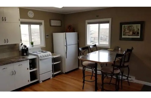 Clyde Park Cottage | Cozy Hideaway with views of 3 Mountain Ranges