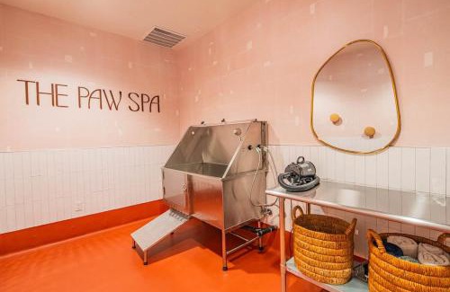 Downtown Phoenix Apartment | Cozy HighRise 23th Flr,Gym,Parking,Pool,W-D,Golf