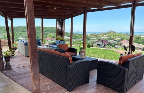 Biriwa Bed & Breakfast | Cozy Hill Gardens