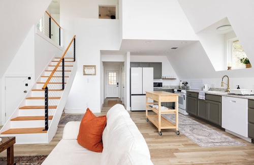 Canyon Lake House | Cozy Hillside A-Frame/Hill Country Views/Close to Lake & River