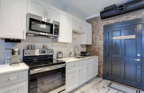 Historic District - North Apartment | Cozy & Historic 1790 Guest House Steps to River St, Food, and Entertainment!