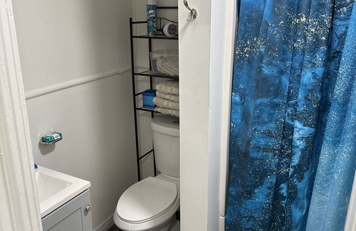 Trenton Apartment | Cozy Historic Capital Brownstone,n4th floor Get Away!
