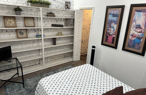 Trenton Apartment | Cozy Historic Capital Brownstone,n4th floor Get Away!